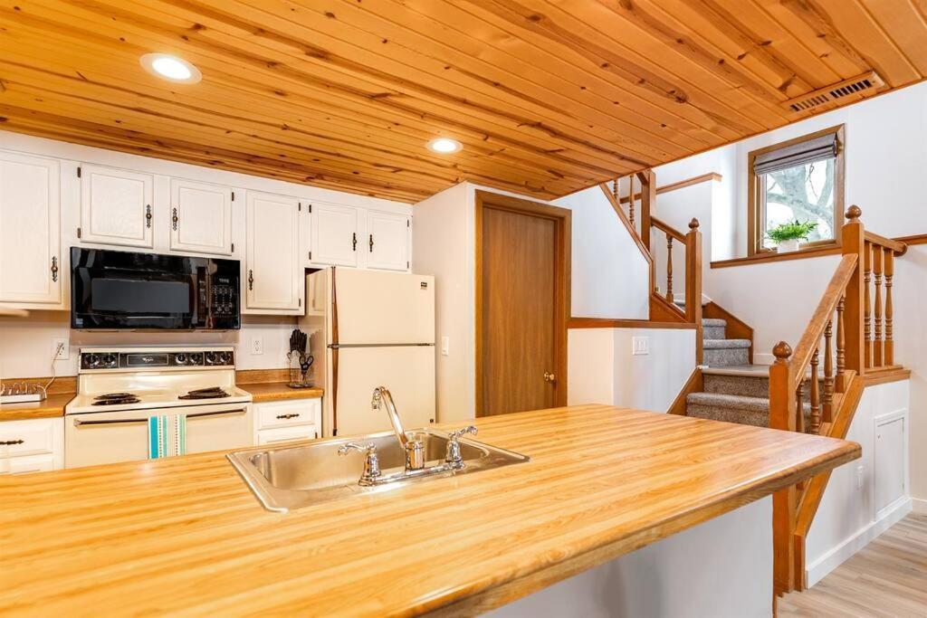 Peaceful 2-Bedroom Townhome Retreat W/Wooded View Galena Exterior foto